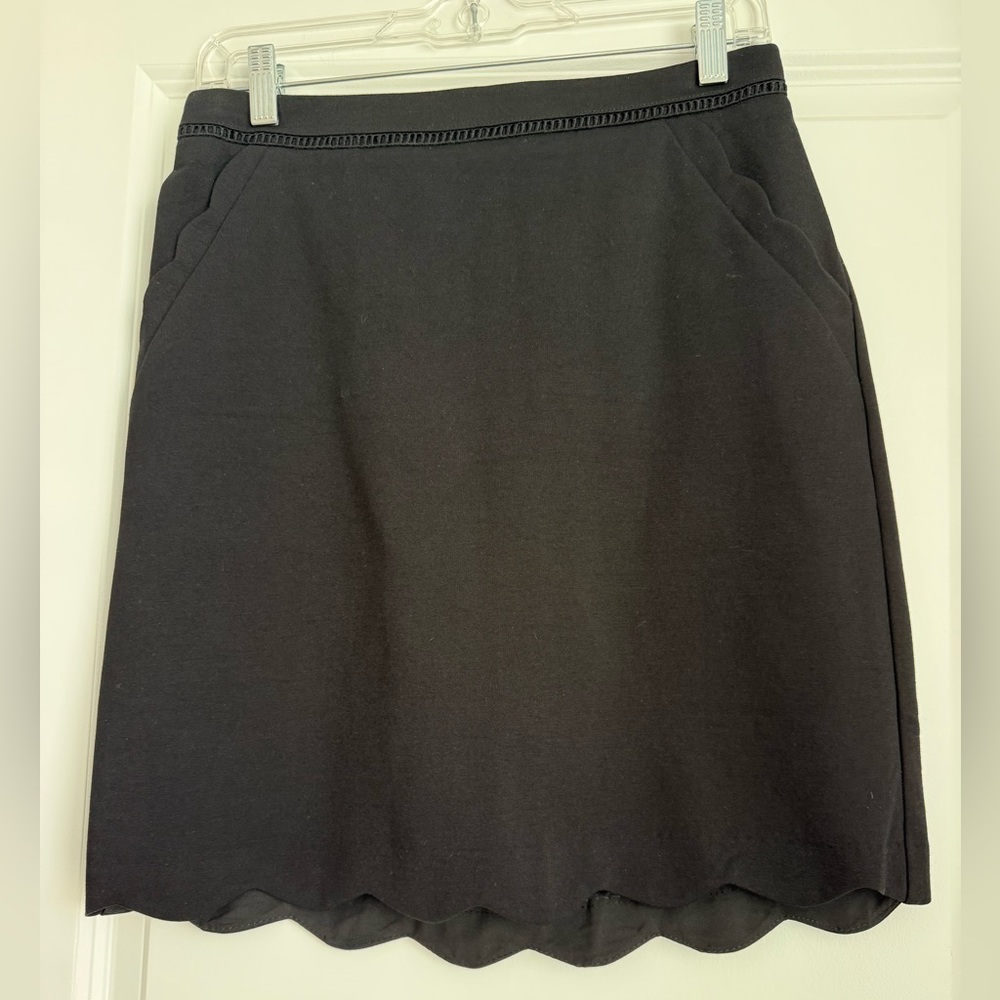 Skies Are Blue Black Scalloped Hem Mini Skirt